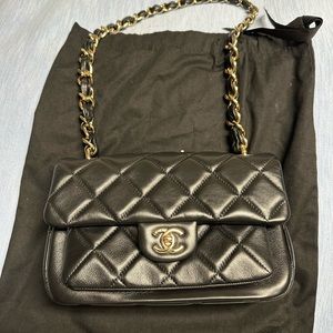 21k Chanel shoulder flap bag